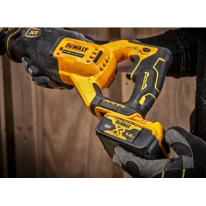 DeWALT DCS382NT