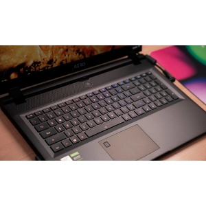 Gigabyte 15 OLED KB-8US5130SP