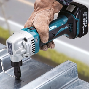 Makita DJN161RFJ