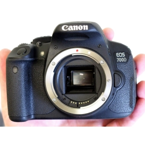 Canon EOS 700D body