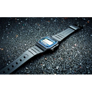 Casio F-105W-1A