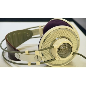 AKG K701