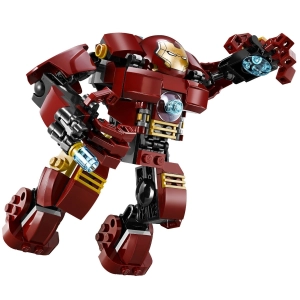 Lego The Hulk Buster Smash 76031