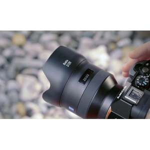 Carl Zeiss 85mm f/1.8 Sonnar T* Batis