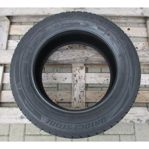 Bridgestone Blizzak LM-32C