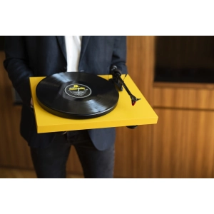 Pro-Ject DEBUT CARBON DC