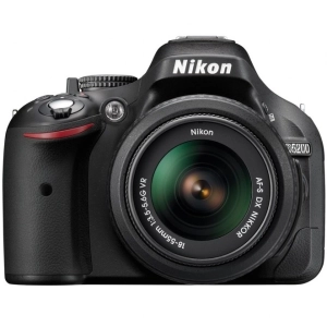 Nikon D5200 kit 18-105