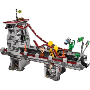 Lego Web Warriors Ultimate Bridge Battle 76057