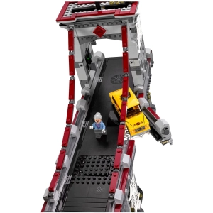 Lego Web Warriors Ultimate Bridge Battle 76057