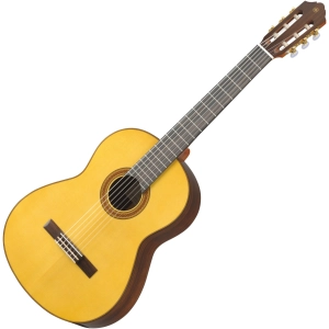 Guitarra Yamaha CG182S